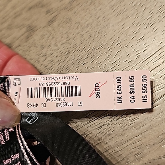 NWT Victoria's Secret Underwire Bra Black and Pink Size 36 DD - Picture 9 of 10